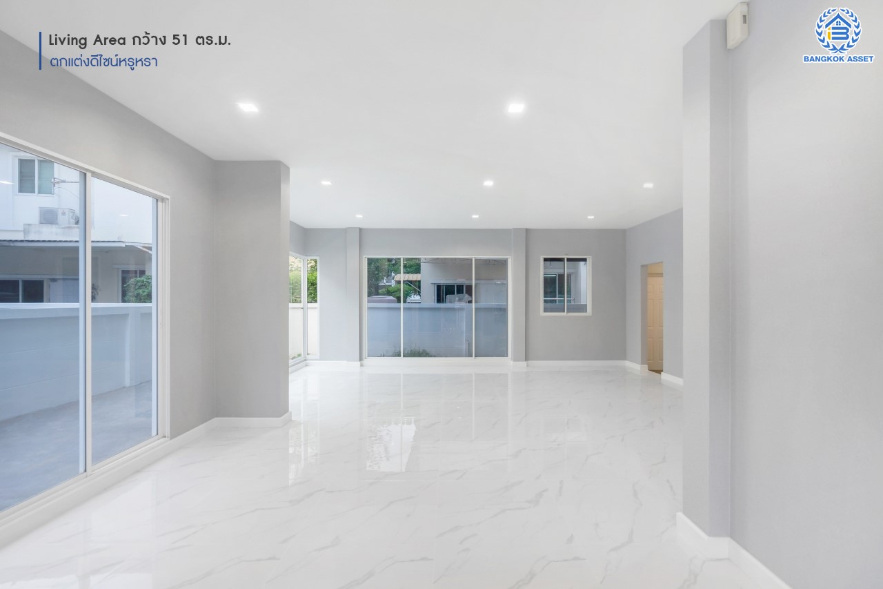 บ้านมือสองตกแต่งใหม่ ม.บางกอกบูเลอวาร์ด ราชพฤกษ์-พระราม5 ดีไซน์สุดหรู หลังมุม เนื้อที่ 61.1 ตร.ว. บนสังคมคุณภาพ SC Asset* ฟังก์ชันพร้อม 3 ห้องนอน 3 ห้องน้ำ จอดรถได้ 2 คัน บนทำเลติดถนนราชพฤกษ์ ใกล้วงเวียนพระรามห้า ,ทางด่วนศรีรัช และเพียง 10 ถึงรถไฟฟ้า "สถานีบางรักใหญ่"...